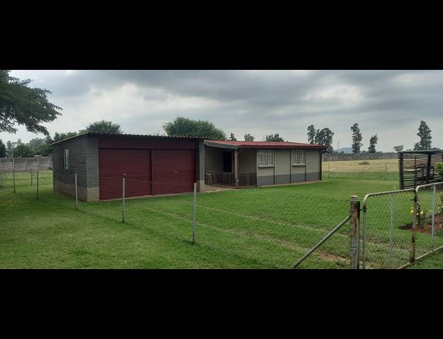 2.50HA SMALLHOLDING FOR SALE IN RUSTENBURG RURAL